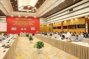 La resolución del Partido sirve de guía a las empresas vietnamitas en el nuevo período
