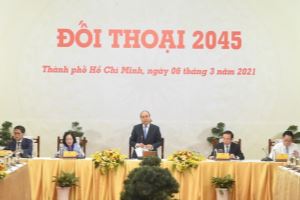 Primer ministro vietnamita dialoga con empresarios e intelectuales destacados