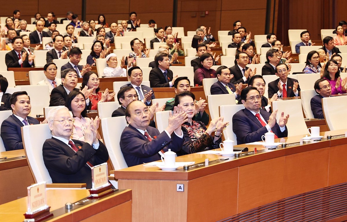 Altos dirigentes participan en el acto de clausura del XI periodo de sesiones del Parlamento, XIV legislatura.