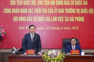 Presidente del Parlamento se reúne con las autoridades de Hai Phong