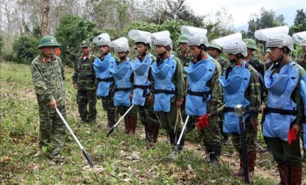 Vietnam empeñado en la limpieza de los restos bélicos explosivos