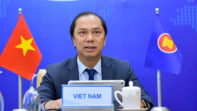 El viceministro de Relaciones Exteriores de Vietnam Nguyen Quoc Dung participa en la Reunión ampliada de la Troika entre cancilleres de los estados integrantes de la ASEAN y el del Reino Unido