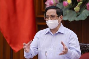 Premier vietnamita orienta la respuesta al COVID-19
