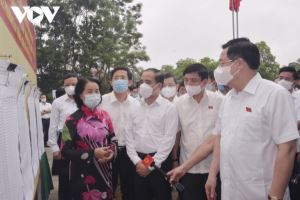 Presidente de la AN revisa preparativos para las elecciones legislativas en Tuyen Quang